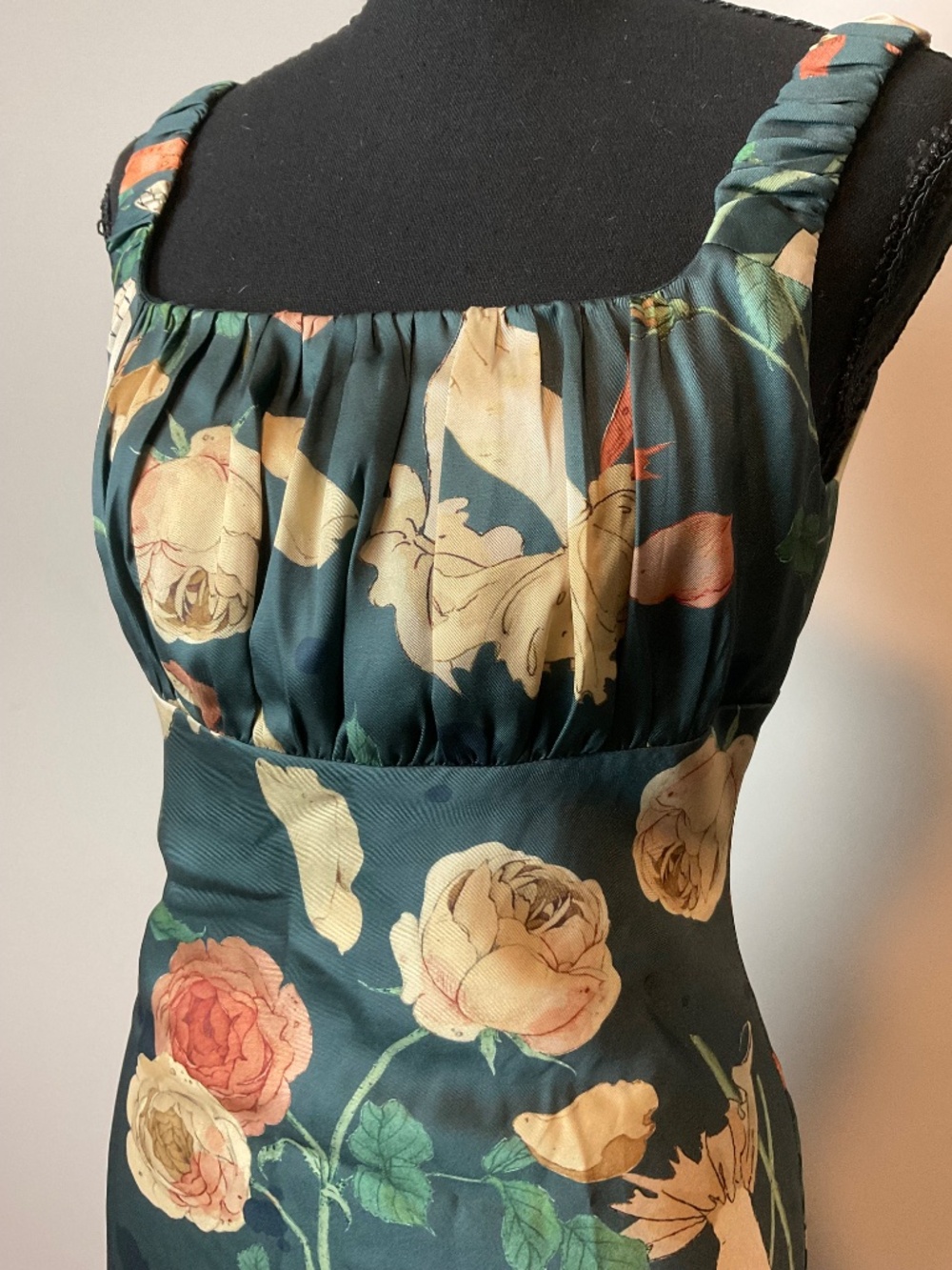 Elizabeth Retro Printed Midi Dress from the vintage-inspired brand Simple Retro. - Picture 4 of 7